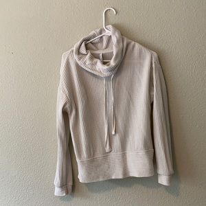 A White cream warm sweater.